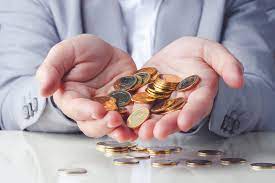 Investors can win, or lose, a large amount of money in a short amount of time, simply because of changes in the value of currencies like ripple, ethereum and bitcoin. Bitcoin Slump Shows Why People Should Invest With Caution