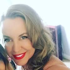 Diana Horn's Instagram, Twitter & Facebook