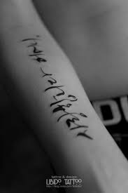 These subtle and small tattoo ideas are perfect for introverts looking to make a quieter statement with their ink. Pin On Korea Indi Tattoo