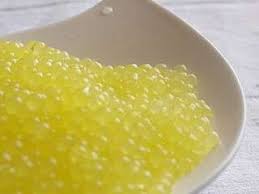 Caviar Indecent A La Banane Bonbon Petit Test De Cuisine Moleculaire Cuisine Moleculaire Recettes De Cuisine Cuisine