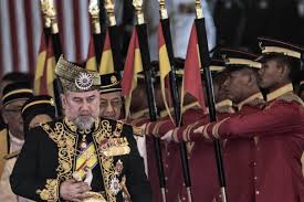 Tujuh suspek dipercayai pengusaha kedai runcit yang menjual arak, hari ini, ditahan polis selangor susulan kes keracunan arak yang mengakibatkan 17 kematian di negeri itu. Malaysian Police Arrest 7 Suspected Isis Militants Including Man Who Threatened To Kill King Pm Mahathir Se Asia News Top Stories The Straits Times