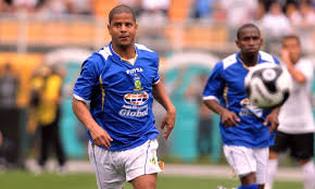 Marcelinho carioca ist ein ehemaliger fußballspieler aus бразилия, (* 01 февр. O Calote De Marcelinho Carioca Lauro Jardim O Globo