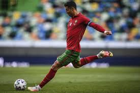 Cristiano ronaldo dos santos aveiro) родился 5 февраля 1985 года в фуншале (о. 6 Rekor Yang Bisa Dipecahkan Cristiano Ronaldo Di Euro 2020 Halaman All Kompas Com