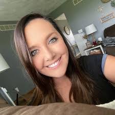 Abby Young's Instagram, Twitter & Facebook