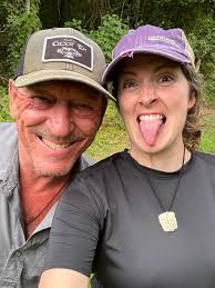 Come along as we head back into the swamp with my good friend Jo and my son  Hoyt for Episode 6 of our gator season. This one's about time