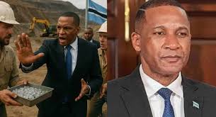 High Commissioner visited KGK Diamonds Namibia Pty Ltd., the largest Indian  diamond processing company in Windhoek, where he was given an overview of  the whole process by Mr. Prakash Kothari, CEO. KGK's