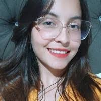 Mayra Oliveira's Instagram, Twitter & Facebook