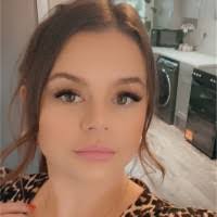 Roxanne Barrett's Instagram, Twitter & Facebook