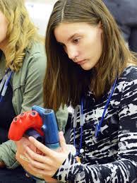 Olivia Holloway's Instagram, Twitter & Facebook