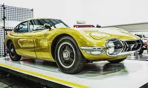previously owned by british model twiggy this gold 2000gt was the highlight from our tour of the toyota usa automobile museum click ou ヴィンテージカー トヨタ2000gt トヨタ
