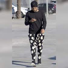 We did not find results for: Ousado E Com Estilo Unico Daniel Alves No Quesito Estilo O Jogador Ganha Pontos Por Suas Escolhas Excentr Visuais Masculinos Moda Masculina Daniel Alves
