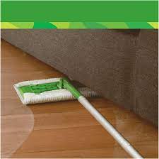 Sa poignée ergonomique vous garantit un maximum de confort lors de votre ménage. Swiffer Lingettes Seches Pour Le Balai Sweeper Pour Parquet Lot De 6 6 X18 Amazon Fr Hygiasne Et Soins Du Corps