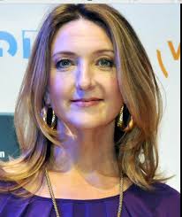 Why does Victoria Derbyshire invite guests