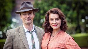 A Place To Call Home An Australian Drama Series Set In 1950s Rural Australia Sara Wiseman Stars As Carolyn Bligh Daughter Of Th Tv Actors Actors Tv Shows