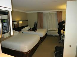 Holiday inn express times square south takes absolute pride in ensuring all spaces are kept clean and disinfected routinely. Quarto Suite Picture Of Holiday Inn Express Manhattan Times Square South New York City Tripadvisor