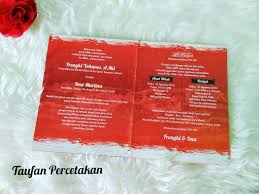 Tanpa harus membuat kartu undangan, anda bisa mengirimkan undangan pernikahan melalui aplikasi hp. Undangan Pernikahan Persija Bola Paket Lengkap Sampai Finishing Dilipat Masuk Plastik Shopee Indonesia