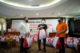 Fresh on time indonesia yang di cileungsi bogor. Kemensos Salurkan Paket Bantuan Sosial Melalui Pt Pos Dan Ojek Online Itworks