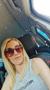 Kelly Reger's Instagram, Twitter & Facebook