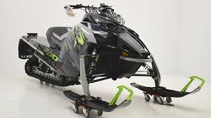 A look at arctic cats 2021 snowmobiles! 2021 Arctic Cat Riot 8000 Es Qs3 146 X 1 6 Snowmobiles Motos Illimitees