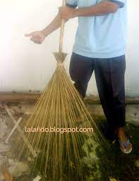 Karena hanya dengan cara itulah, kebaikan di dunia bisa diperoleh. Cara Membuat Sapu Lidi Agar Mekar Lala Fido Prasetya