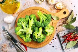Isothiocyanates in large amounts can be hard to digest for dogs and can cause them different stomach problems. Can Dogs Eat Broccoli Explained Pet S Better Life