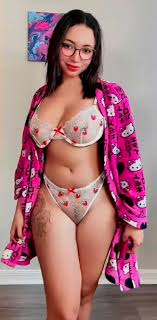 Toastycakezz - Free pics, galleries & more at Babepedia