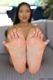 May Thais Feet << wikiFeet X
