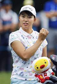 トロフィーにキス 笑顔のシンデレラ渋野 写真特集 ゴルフ 日刊スポーツ 女子ゴルフ ゴルフ ヘッドカバー