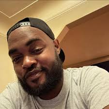 Unconventional Marriage Arrangement with Separate Homes