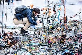 Known for his humorous mechanical sculptures, typically made from found objects, kristof kintera creates works that bend and warp the reality of ordinary items and occurrences. 104 Centquatre Post Naturalia De Kristof Kintera Facebook