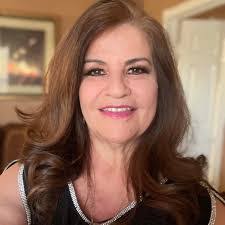 Elena Hendrix's Instagram, Twitter & Facebook