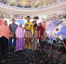 Ramai artis sempena aidilfitri ini membuat pelbagai persiapan raya. Kerana Lagu Raya Fattah Amin Peminat Sanggup Datang Dari Brunei