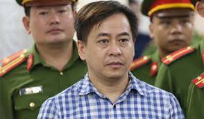 Khởi tố đối tượng hứa làm hộ chiếu quốc tịch Mỹ cho Vũ "nhôm"