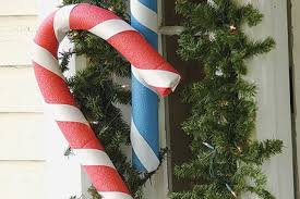 Pour mettre en place ma décoration de noël, je suis parti sur la réalisation d'une matrice de leds avec un bandeau de leds ws2812 + un autre elle a suivi un tutoriel sur pinterest et je trouve que c'est une super idée. 5 Decorations Exterieures De Noel A Fabriquer Decoration Noel Exterieur Decoration Noel Decoration Noel Exterieur Diy