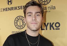 Benjamin ingrosso och linnea widmark gick skilda vägar förra året.nu avslöjar ingrosso nya detaljer om uppbrottet. Benjamin Ingrosso Har Hatt Knust Hjerte Vg
