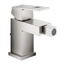 Here is a design so cleverly engineered that we are able to offer an extensive choice of faucets. Eurocube Ein Klares Profil In Ihrem Bad Grohe
