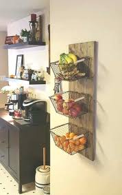 15 Wahnsinnig Coole Ideen Fur Die Lagerung Von Frischem Obst Und Gemuse Coole Frischem Gemuse Ideen In 2020 Kitchen Organizing Deko Tisch Kleine Kuchenorganisation