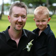 Nissan Patrol headlight turns off with indicator?