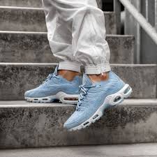 Nike Air Max Plus Triple Black Womens Pin By Nicolas On Things To Wear Nike Air Max Nike Air Max Plus Air Max