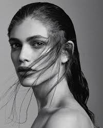 Hi everyone, my name is Roberto, I am a Sicilian photographer. Thank you  for welcoming me to this site. This is my first photo here, hope you like  it. Model Valentina