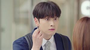 Kimbiseoga wae geureolgga;why secretary kim;why would secretary kim lee young joon has a capable and patient secretary kim mi so who has remained by his side and worked diligently for 9 years without any romantic involvement. What S Wrong With Secretary Kim Netflix