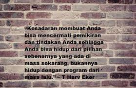 Ketika melupakanmu sama rumitnya dengan melupakan hujan. Kata Bijak Lupakan Masa Lalu Qwerty