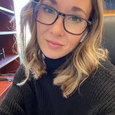 Amanda Valiquette's Instagram, Twitter & Facebook