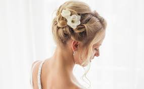 These bridesmaids opted for side parts and big, glossy barrel curls, which works well as a hairstyle that's consistent but still adaptable for different hair lengths, styles, and textures, too. 5 Bridesmaids Hairstyles That Match Singapore S Ethnic Outfits Her World Singapore