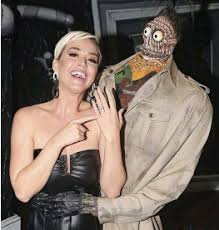 So zoom in on katy's beautiful ring and shop similar styles ahead. Backstage Pass Pressreader