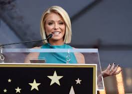 The bizarre story of how Kelly Ripa got her job on 'Live!' in 2001 - The  Washington Post