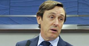 Asimismo, fue secretario de organización del pp en álava. El Pp Ataca A Podemos Por Hablar De Gallinero Pero No Descarta Modificar El Reparto De Escanos En El Congreso Publico