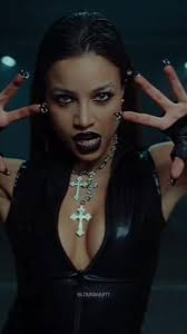 Naty Peluso Uñas Largas