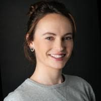 Sara Doran's Instagram, Twitter & Facebook