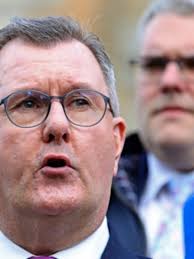 Michelle O'Neill, première républicaine à diriger le gouvernement d'Irlande  du Nord